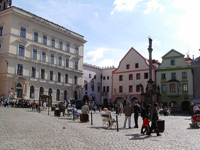 スヴォルノステイ広場