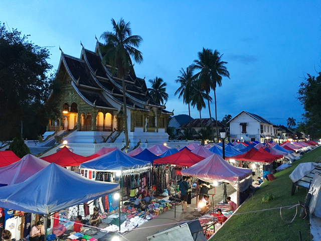 ナイトマーケット