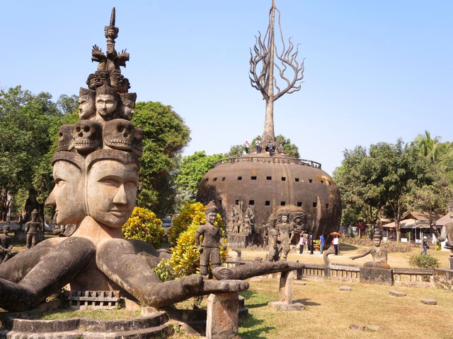 ブッダ パーク (ワット シェンクアン)
