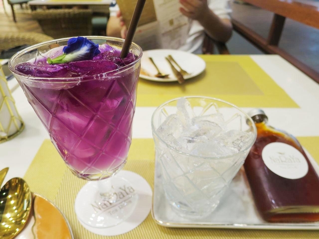 ナラヤ ティールーム