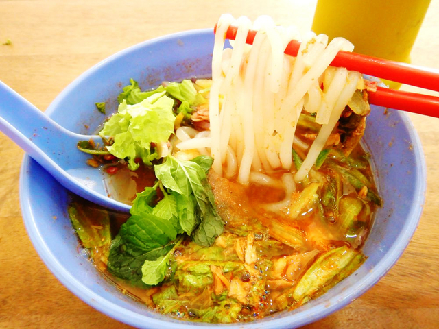 美食のペナン島 絶対食べたい名物グルメ酸味のあるスープが癖になるアッサムラクサ