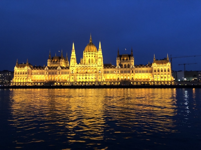 7. 国会議事堂(ブダペスト) / ペスト地区