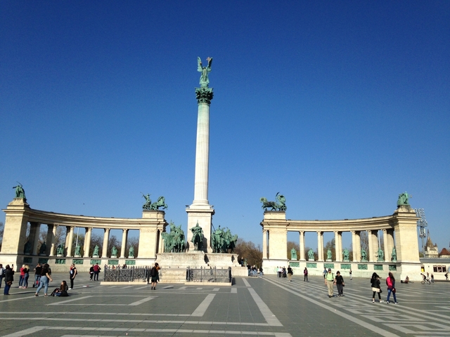 9. 英雄広場 / ペスト地区