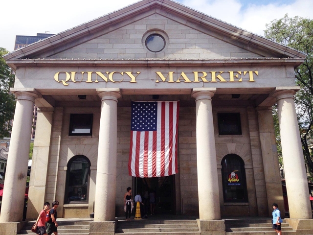 11. ファニュエル ホール マーケットプレイス