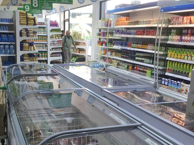 首都マレのスーパーマーケット