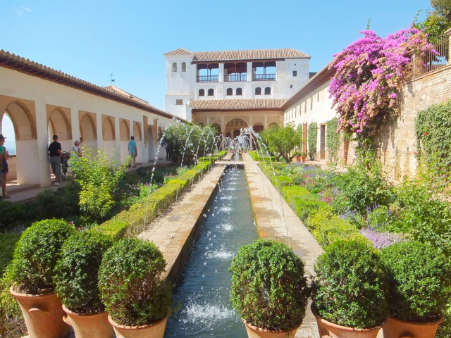 アセキアの中庭 / ヘネラリーフェ庭園