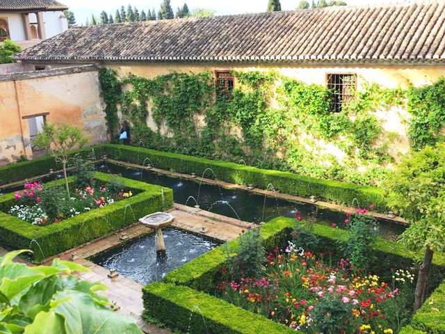 アセキアの中庭 / ヘネラリーフェ庭園