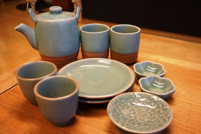 セラドン焼きの食器 