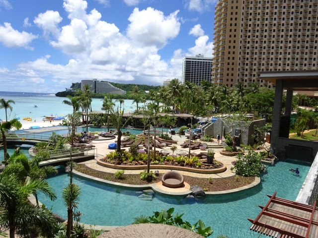 4. デュシ タニ グアム リゾート / タモン