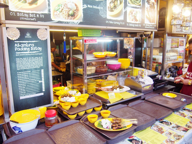 人気のホーカーズで夕食