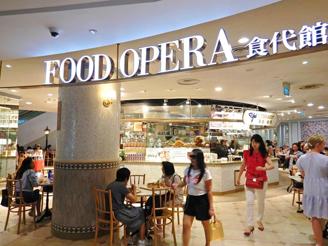シンガポールの人気店が集まるフードコート
