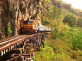 泰麺鉄道と船で訪れる カンチャナブリ「戦場にかける橋」観光ツアー＜1日/ビュッフェランチ付＞